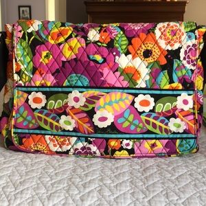 Vera Bradley Va Va Bloom Messenger Bag.